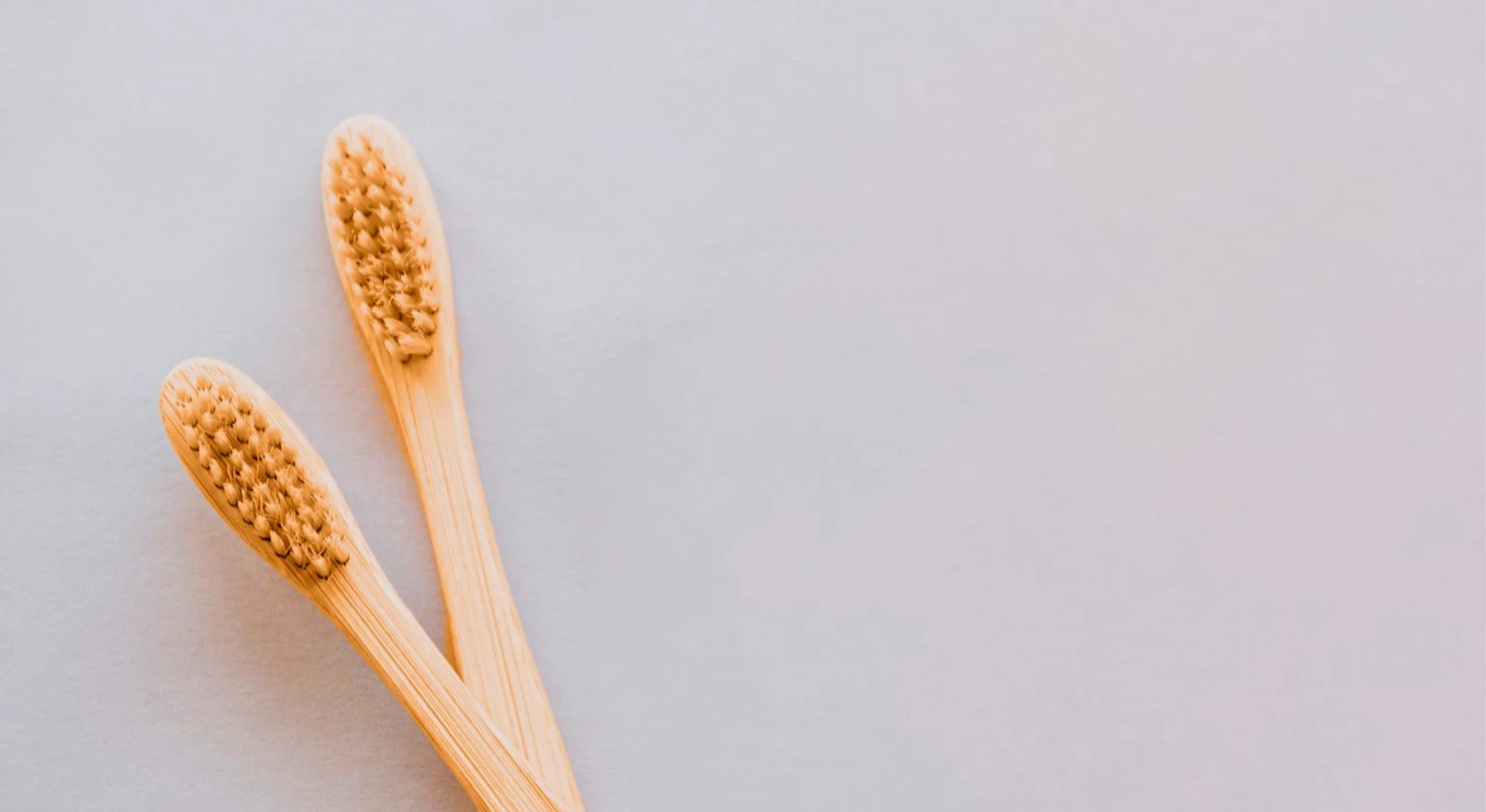Cómo desinfectar el cepillo de dientes y cuándo debes cambiarlo