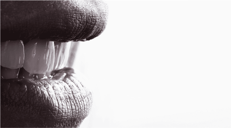 Dentadura postiza o implantes: ¿Qué opción es mejor para ti?